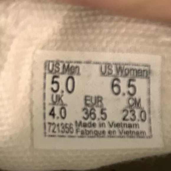 NEW Women’s Vans 6.5 White Suede Vintage Floral Marshmallow Shoes Lace Up - Picture 7 of 11